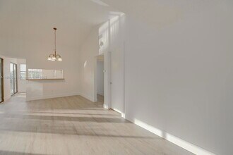 950 Constitution Dr in Homestead, FL - Building Photo - Building Photo