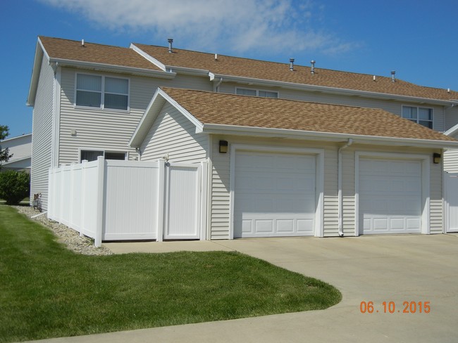 4 Unit Apartment Building in Bourbonnais, IL - Building Photo - Building Photo