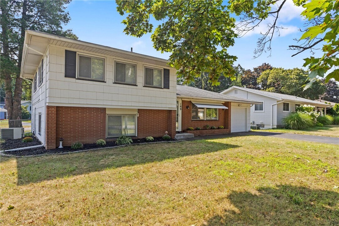 189 Lawson Rd in Rochester, NY - Building Photo