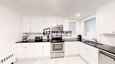 39 St Paul St in Brookline, MA - Building Photo - Building Photo