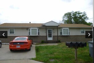 1208 Beverly St, Unit A in Emporia, KS - Building Photo