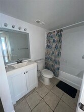 1129 Lake Victoria Dr, Unit J in Royal Palm Beach, FL - Building Photo - Building Photo