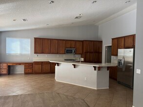 5522 Las Brisas Terrace in Palmdale, CA - Building Photo - Building Photo