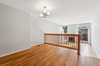 13 W Hill St in Baltimore, MD - Building Photo - Building Photo
