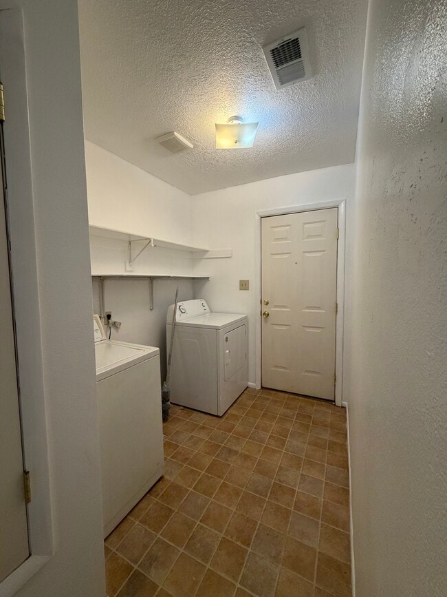 5020 San Luis Pl NW in Albuquerque, NM - Building Photo - Building Photo