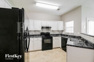 2422 Brianna Dr in Hampton, GA - Building Photo - Building Photo