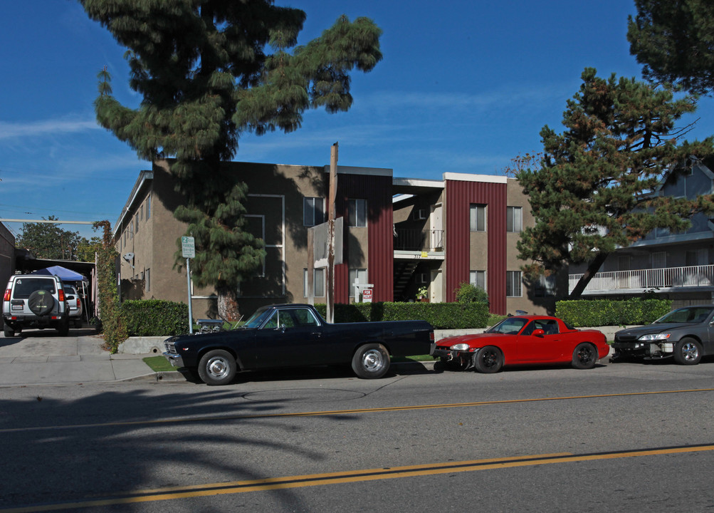 317 Western Ave in Glendale, CA - Building Photo