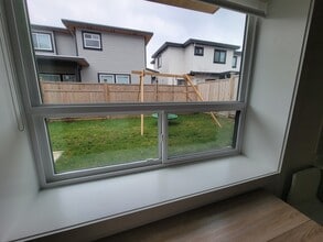 16658 19 Av in Surrey, BC - Building Photo - Building Photo