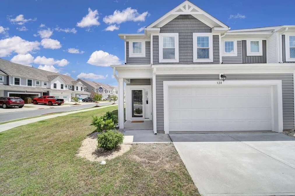 Poplin Meadows in Indian Trail, NC - Foto de edificio