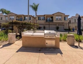 6233 Avenida De Las Vistas in San Diego, CA - Building Photo - Building Photo