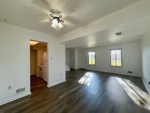 8 King Henry Cir in Rosedale, MD - Building Photo - Building Photo