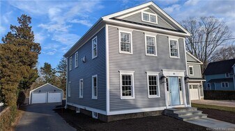 35 Graves Ave in Guilford, CT - Building Photo
