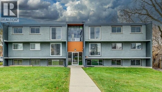 property at 82 Elgin St S