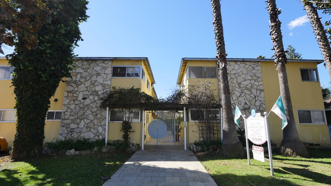 Barrington Palms Apartment in Los Angeles, CA - Building Photo - Primary Photo