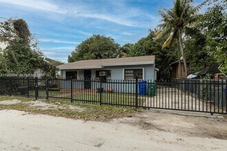 259 NE 56th St in Miami, FL - Building Photo - Building Photo