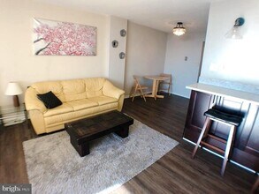 118 Monroe St in Rockville, MD - Building Photo - Building Photo