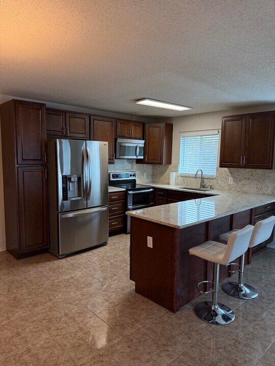 136 Dorchester F in West Palm Beach, FL - Building Photo