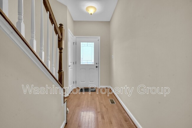 41663 McMonagle Square in Aldie, VA - Building Photo - Building Photo