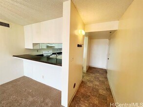 990 Ala Nanala St in Honolulu, HI - Building Photo - Building Photo