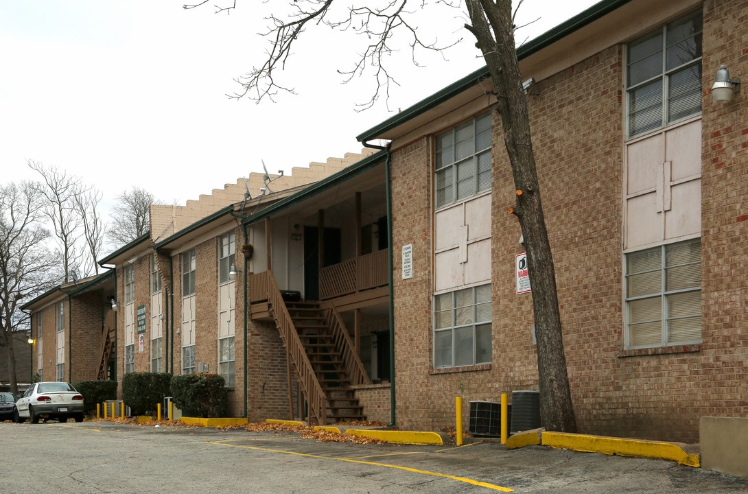 College Park Apartments in Tulsa, OK - Building Photo