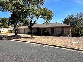 104 Tallwood Dr in Georgetown, TX - Building Photo