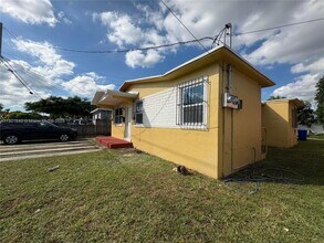 1491 NW 56th St in Miami, FL - Building Photo - Building Photo