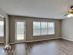 11640 Registry Blvd in Hampton, GA - Foto de edificio - Building Photo