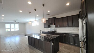 7098 W Post Rd in Chandler, AZ - Building Photo - Building Photo