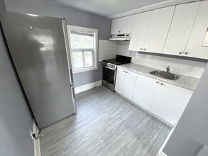 485 Fennell Ave E in Hamilton, ON - Building Photo - Building Photo