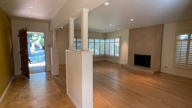 2962 Gibbons Dr in Alameda, CA - Building Photo - Building Photo