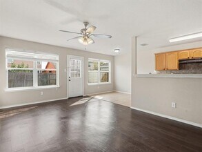 10713 Many Oaks Dr in Fort Worth, TX - Building Photo - Building Photo