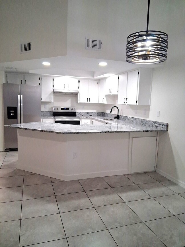 10490 Chalmer St, Unit 8 in Spring Hill, FL - Building Photo - Building Photo