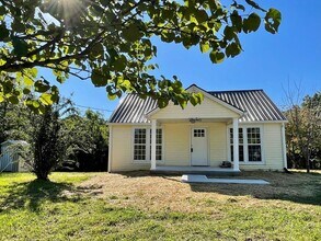 1936 N Dixie Ave in Cookeville, TN - Foto de edificio - Building Photo