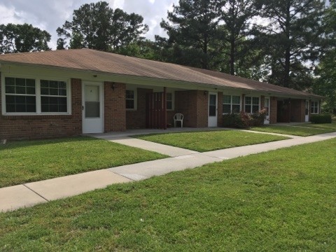 Briarcliff Manor Apartments in Ayden, NC - Building Photo - Building Photo