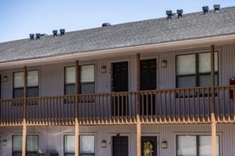 Campus Edge Townhomes in Fayetteville, AR - Building Photo - Interior Photo