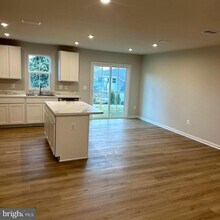 645 Laurelwood Cir in Winchester, VA - Building Photo - Building Photo