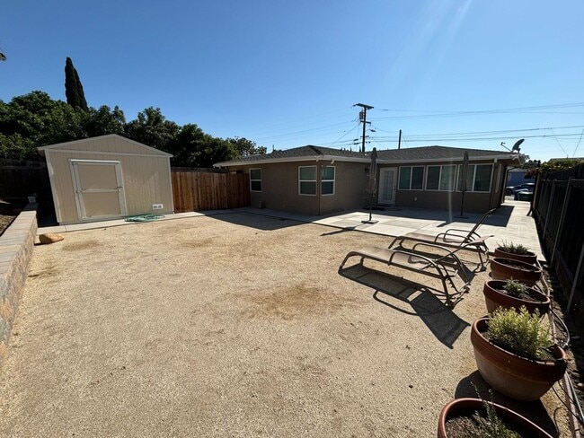 5211 Tipton St in San Diego, CA - Building Photo - Building Photo