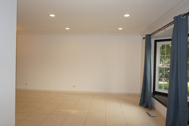 773 Cardinal Ln in Elk Grove Village, IL - Building Photo - Building Photo