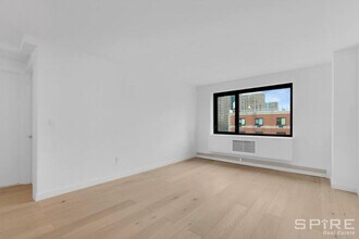 1330 5th Ave in New York, NY - Building Photo - Building Photo