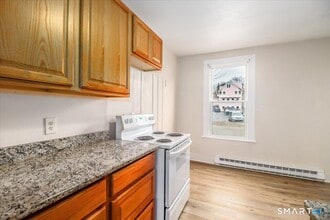 17 Church St in New Milford, CT - Building Photo - Building Photo