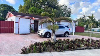 4443 NW 179th Terrace in Miami Gardens, FL - Building Photo