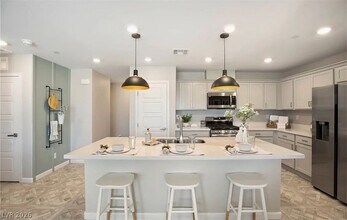 4258 Vivenda St in Las Vegas, NV - Building Photo - Building Photo