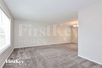 12636 Flower Crest Ct in Florissant, MO - Building Photo - Building Photo