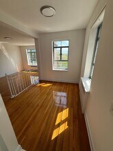 1-50 Greenway Terrace in Queens, NY - Foto de edificio - Building Photo