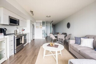 462 Front St W, Unit SI ID1037035P in Toronto, ON - Building Photo