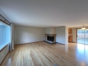 11214 10th Ave S in Seattle, WA - Building Photo - Building Photo