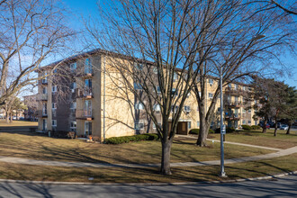 991-1019 N Boxwood Dr in Mount Prospect, IL - Building Photo - Building Photo