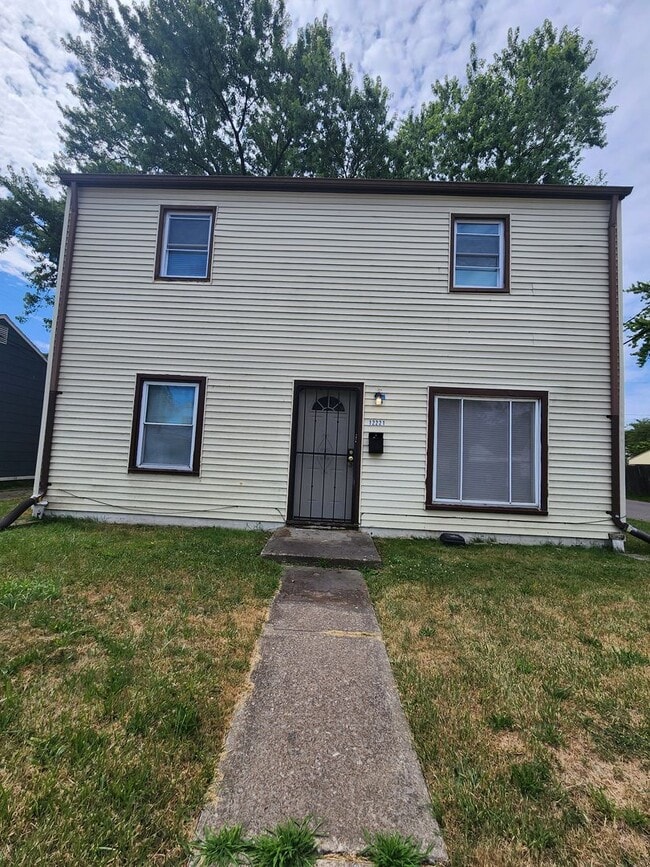 12221 Sobieski Ave