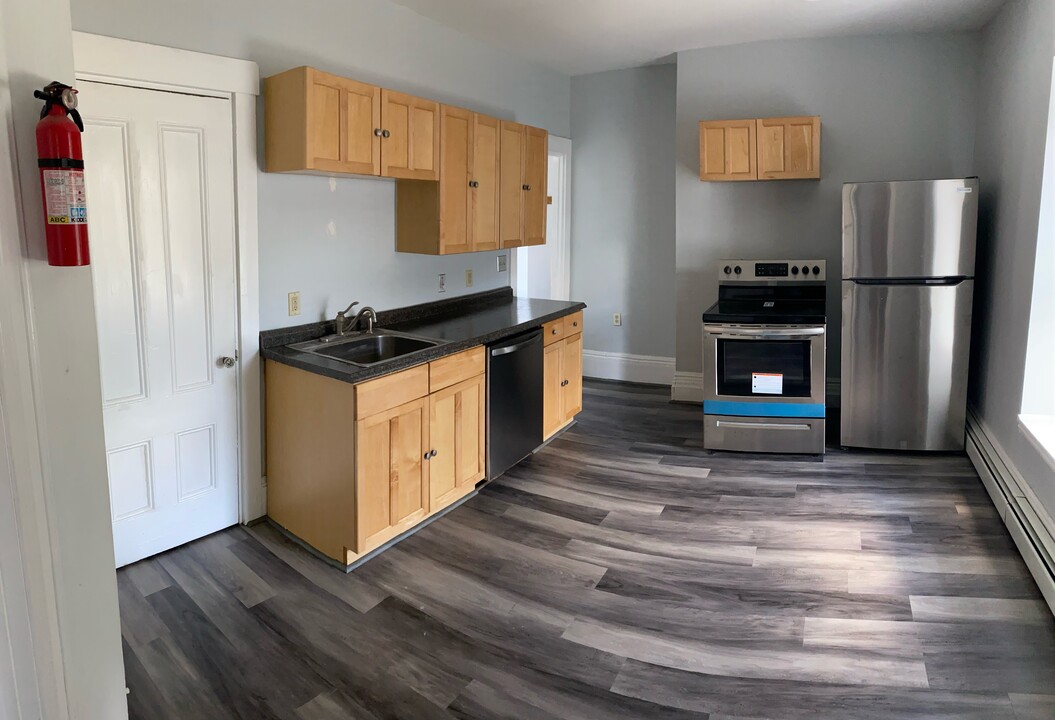 65 Fern St, Unit 2 in Bangor, ME - Building Photo