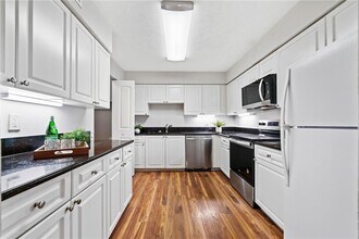 717 Beaufort Cir in Duluth, GA - Building Photo - Building Photo
